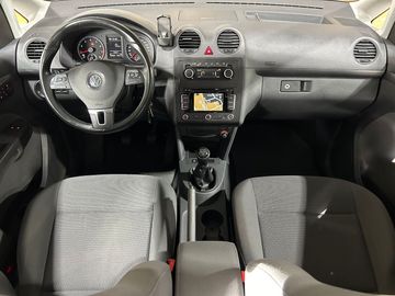 Car image 14