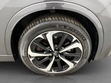 Car image 36