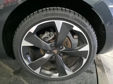 Car image 49