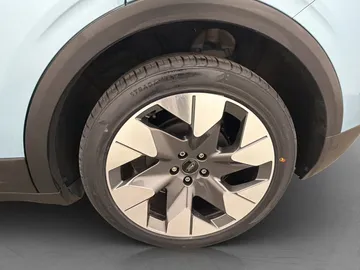 Car image 38