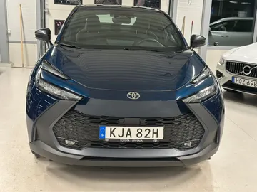 Car image 3