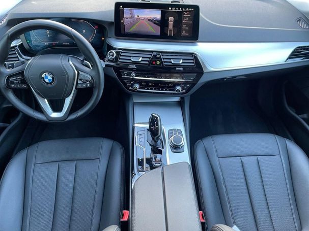 BMW 520d Touring 140 kW image number 20