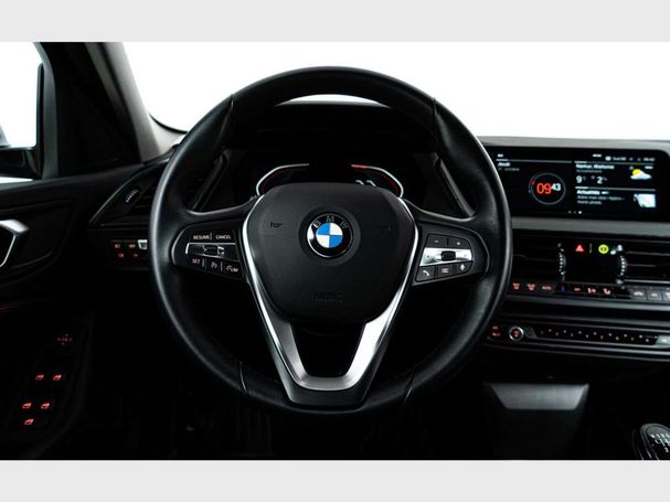 BMW 118i 100 kW image number 18