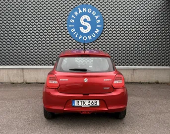 Car image 4