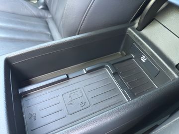 Car image 29