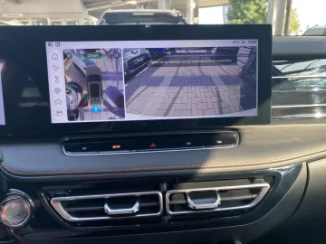 Car image 28