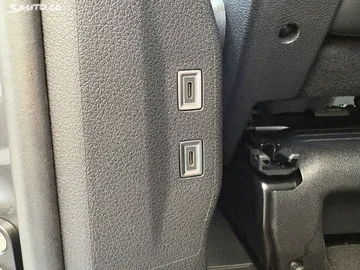 Car image 37