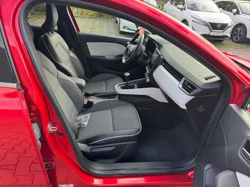 Car image 19