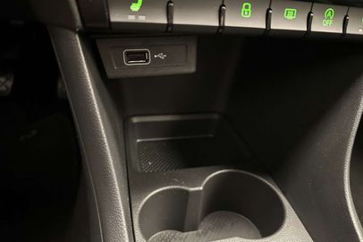 Car image 33