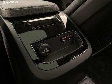 Car image 32