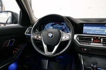 Car image 36