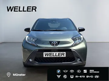 Car image 3