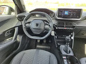 Car image 23