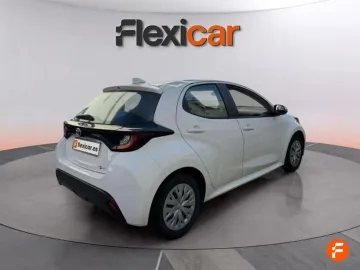 Car image 5