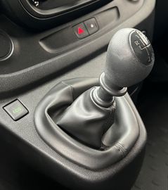 Car image 33