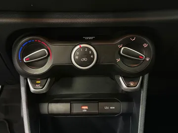 Car image 33