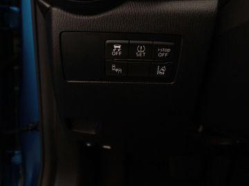 Car image 32