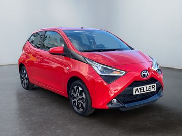 Car image 3