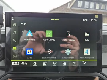Car image 30
