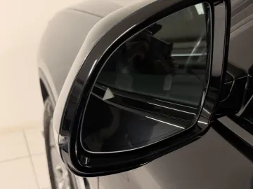 Car image 47