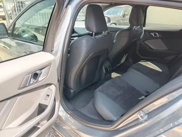 Car image 35