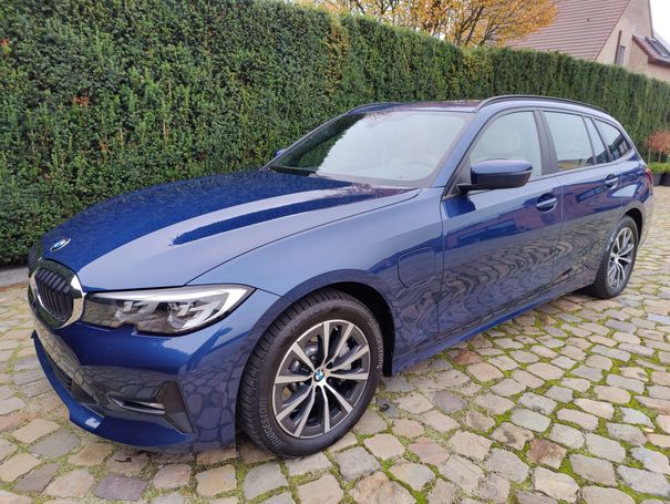 BMW 330i Touring 135 kW image number 1