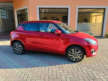 Car image 4
