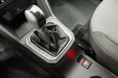 Car image 37