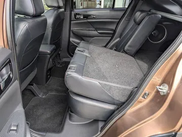 Car image 30