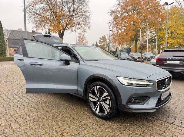 Volvo V60 Cross Country AWD Geartronic B5 184 kW image number 8