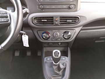 Car image 11