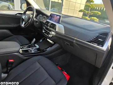 Car image 40