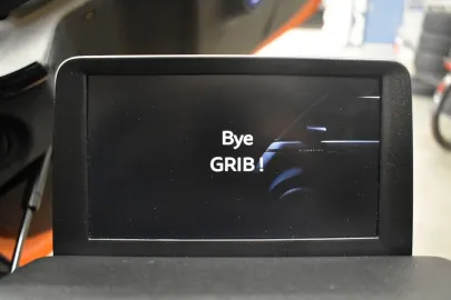 Car image 25
