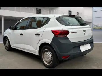 Car image 4