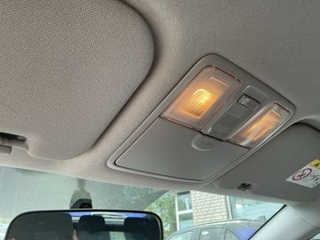 Car image 29