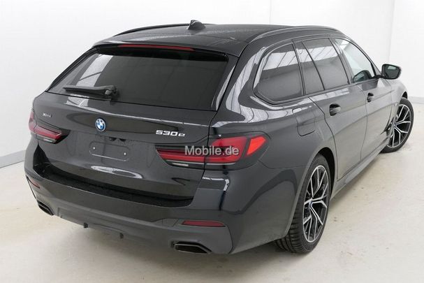 BMW 530 Touring xDrive 215 kW image number 3