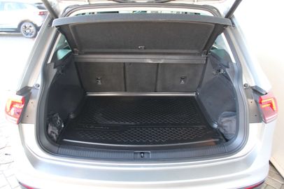 Car image 36