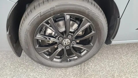 Car image 31