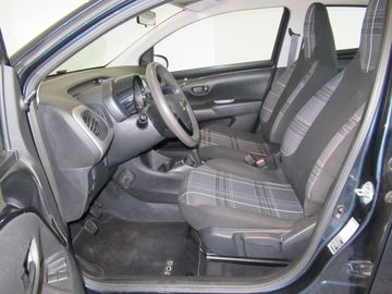 Car image 10