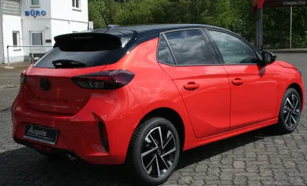 Car image 5