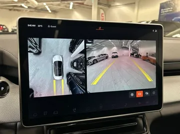Car image 13
