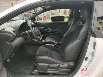 Car image 11