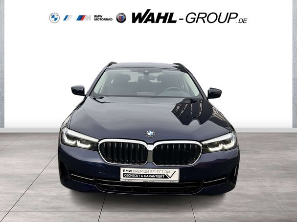 BMW 540i Touring xDrive 245 kW image number 2