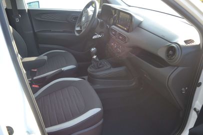 Car image 6