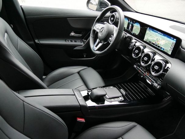 Mercedes-Benz CLA 200 120 kW image number 3