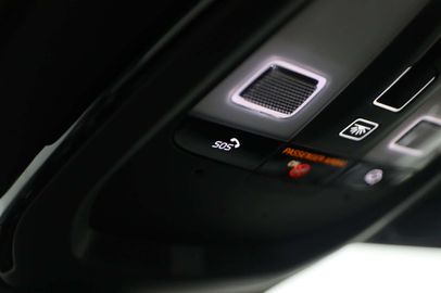 Car image 36