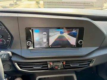 Car image 24