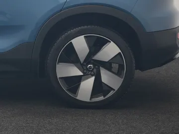 Car image 34