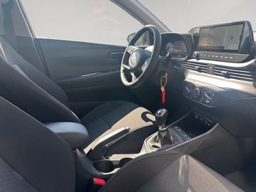 Car image 14