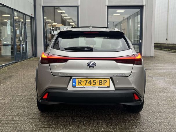 Lexus UX 250h 135 kW image number 26